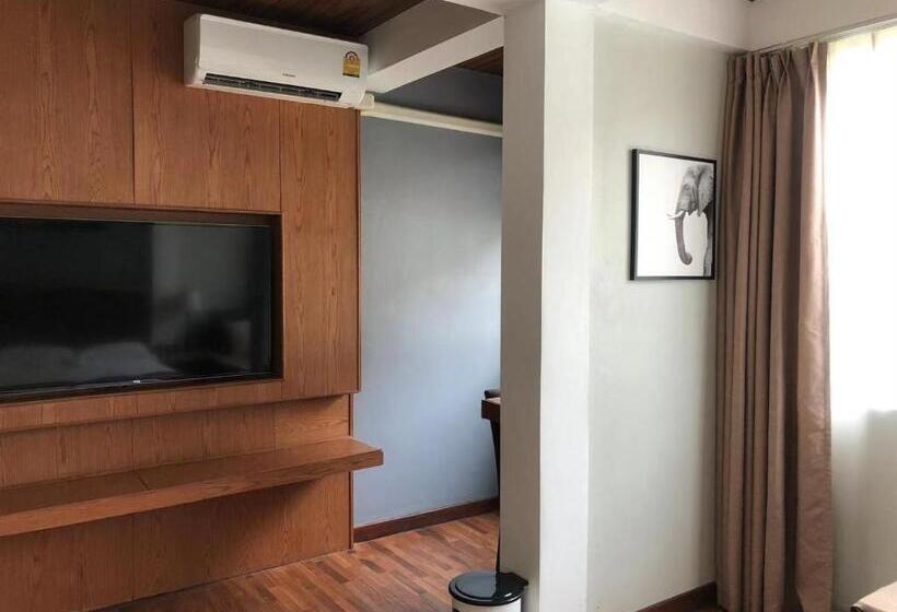 家庭间, Celosia Chiang Mai