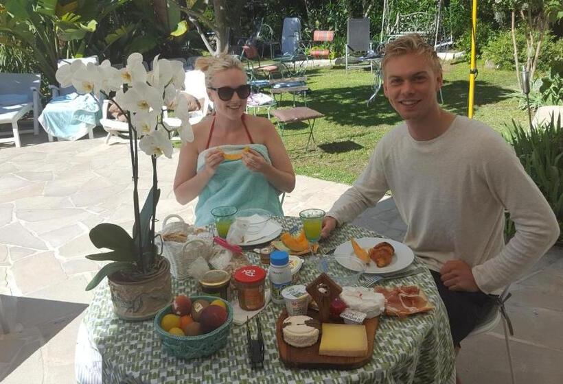 חדר סטנדרט נוף לבריכה, Blue Dream Cannes Guest House