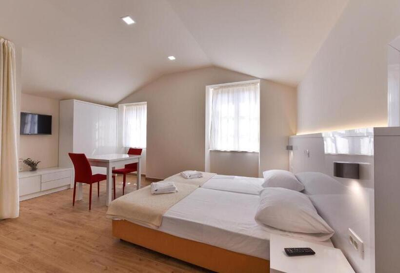 Номер Стандарт с Балконом, Idassa Atrium Rooms