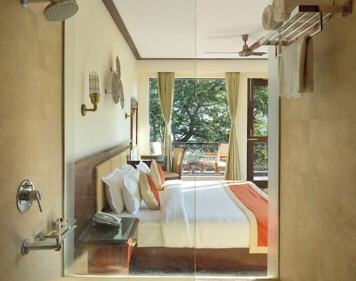 디럭스 룸, Shaantam Resorts & Spa