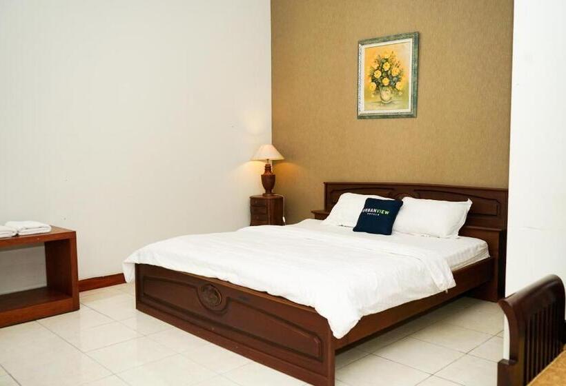 Номер Deluxe, Urbanview Hotel Ratu Elok Syariah Banjarbaru By Reddoorz