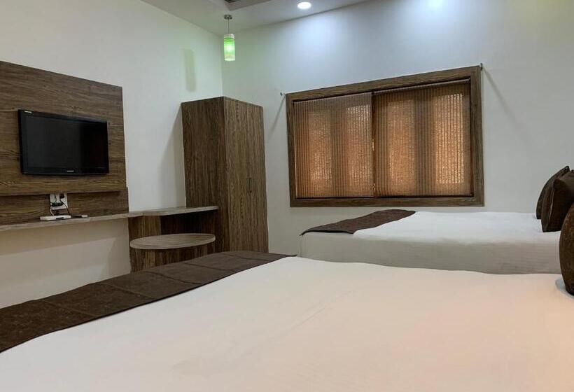 Family Suite, Yashogopal Resortico
