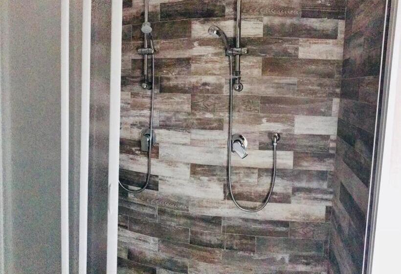 اتاق لوکس با بالکن, B&b Sikelia Mare