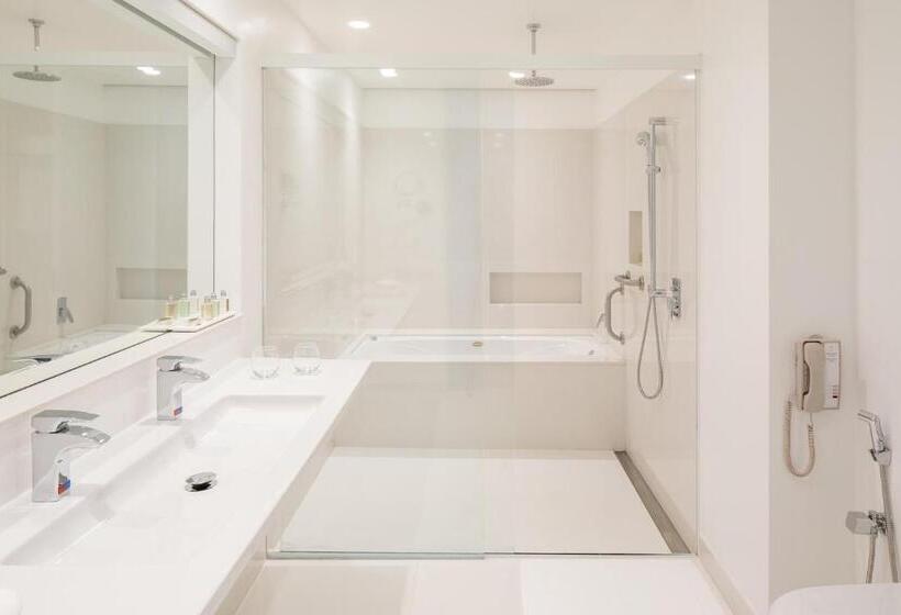 Люкс Мастер, B Hotel Brasilia
