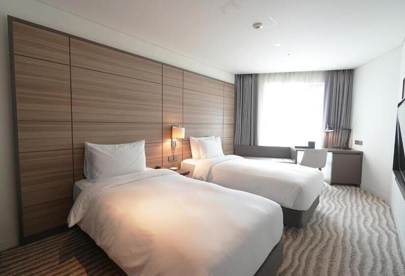 Premium room with river view, Marinabay Seoul Ara