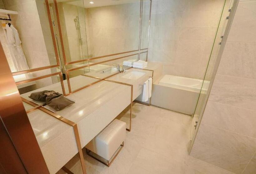 سوئیت با چشم‌انداز رودخانه, Marinabay Seoul Ara