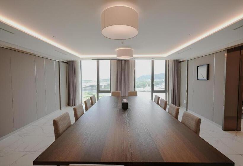 سوئیت با تخت بزرگ, Marinabay Seoul Ara