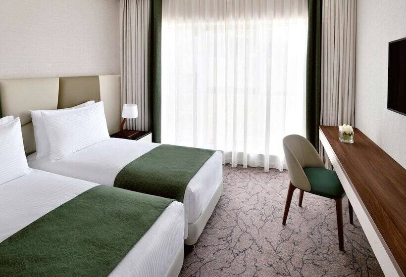 Апартаменты 2 Спальни, Mövenpick Hotel Apartments Downtown Dubai