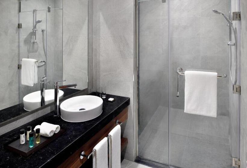 Семейные Апартаменты, Mövenpick Hotel Apartments Downtown Dubai