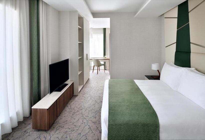 Апартаменты 2 Спальни, Mövenpick Hotel Apartments Downtown Dubai