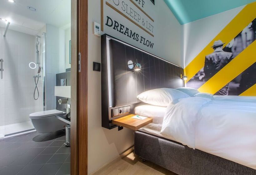 غرفة قياسية مزوَّدة بشُرفة, Park Inn By Radisson Poznan