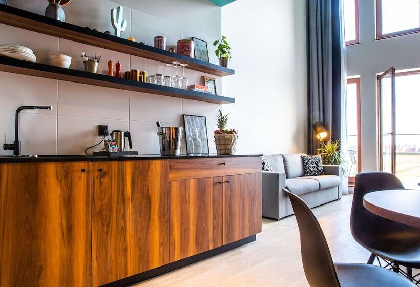 Люкс с Балконом, Park Inn By Radisson Poznan