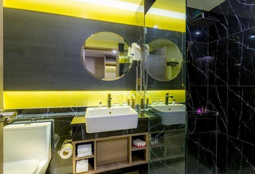Люкс Премиум, Glow Sukhumvit 5