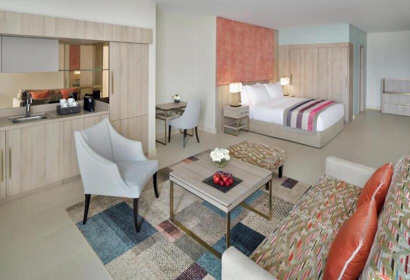 Люкс Deluxe Кровать Кинг, Mövenpick Hotel Tahlia Jeddah