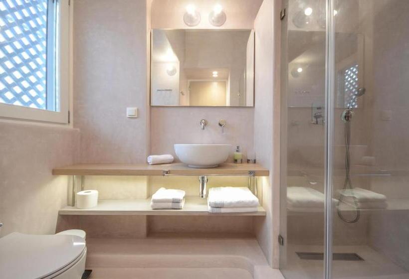 小型套房侧面可观海景, Antony Suites