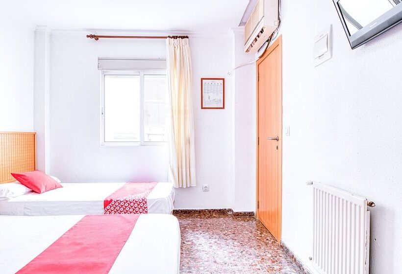 Семейный Номер, Hostal Nova Picanya