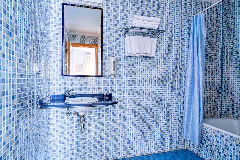 Семейный Номер, Hostal Nova Picanya