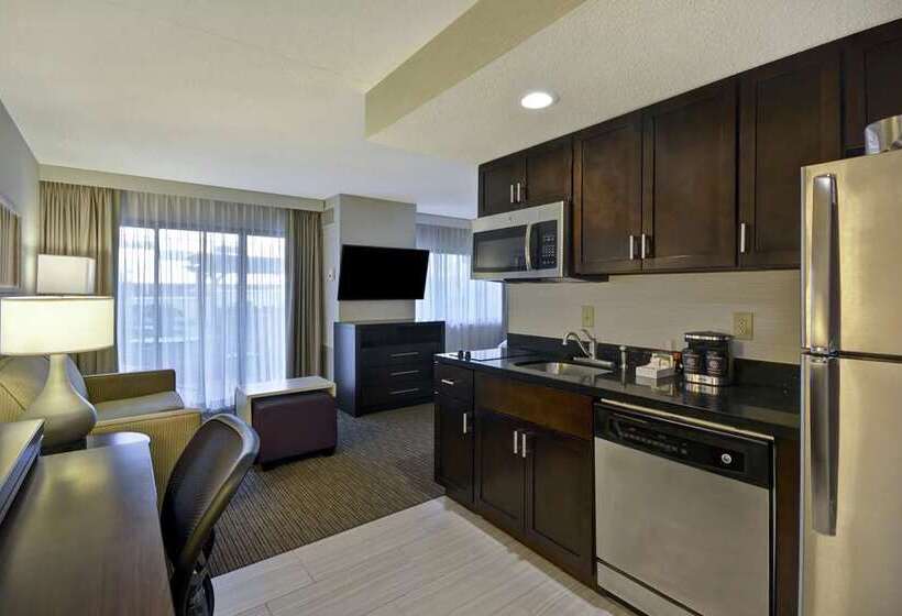 Люкс Кровать Кинг, Embassy Suites By Hilton St Augustine Beach Oceanfront Resort