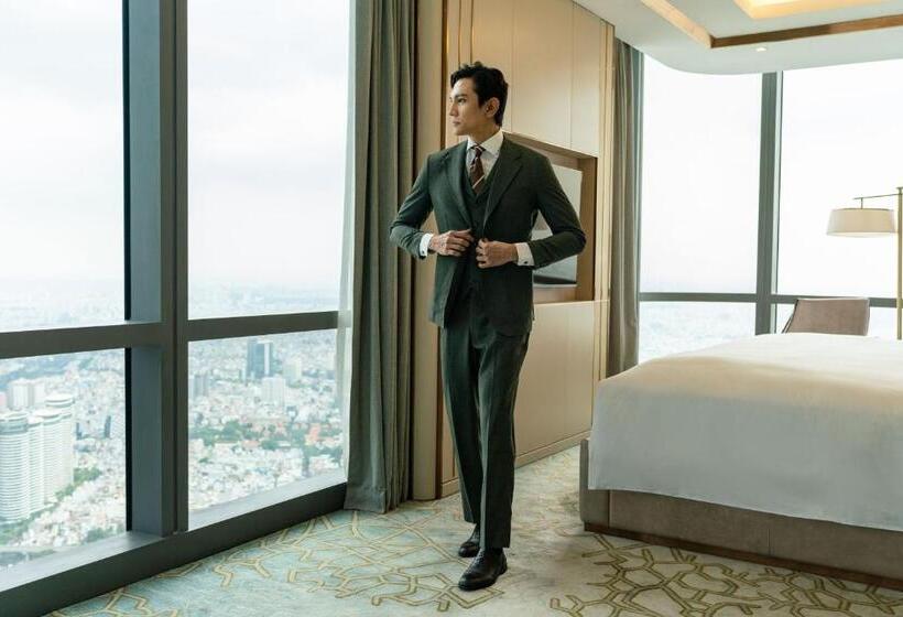 Люкс Клуб, Vinpearl Landmark 81 Autograph Collection