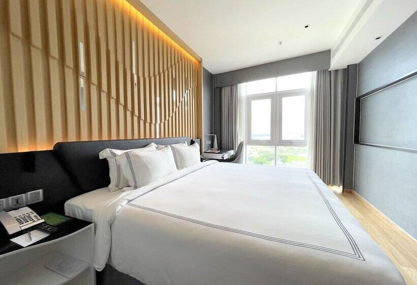 3침실 프리미엄 아파트, Fraser Place Puteri Harbour