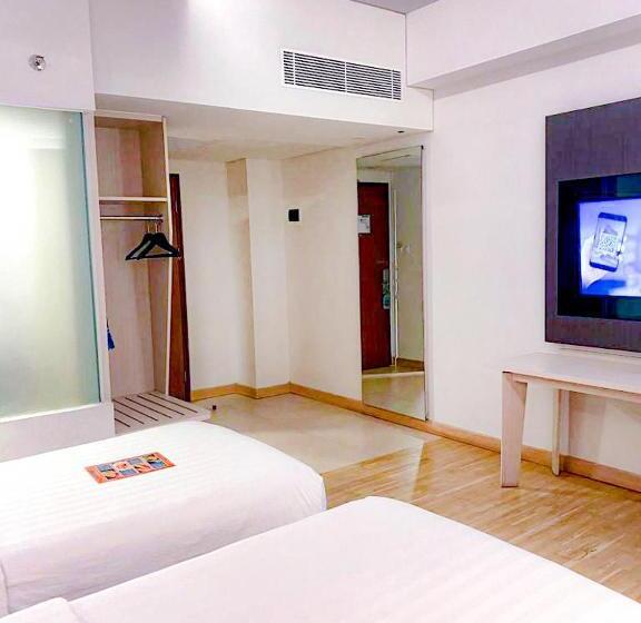 Номер Deluxe, Harper Palembang By Aston