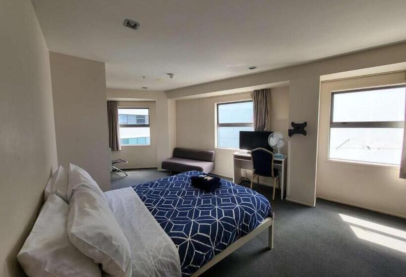 带双人床的标准工作室, Empire Apartments