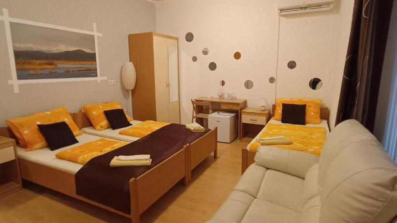 اتاق استاندارد سه نفره, Apartments Furman   Self Check In