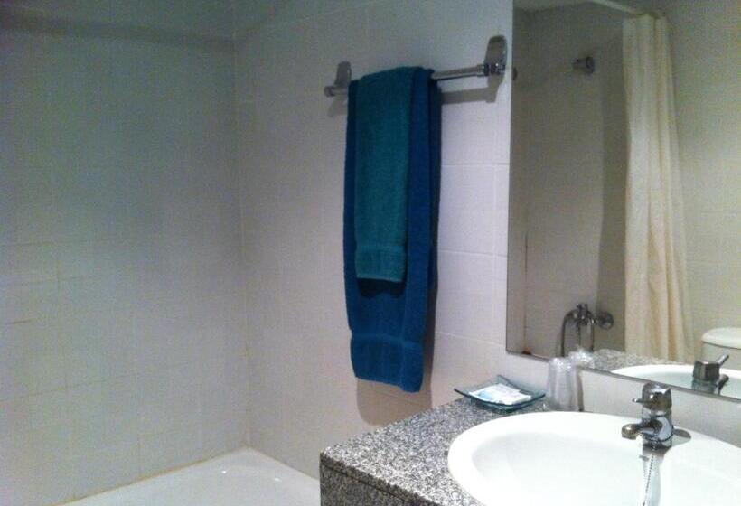 Номер Стандарт, Hostal Del Ripollès