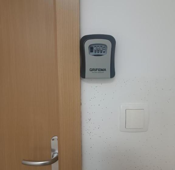 اتاق استاندارد سه نفره, Apartments Furman   Self Check In