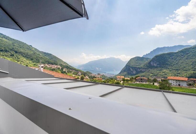 Suite with lake view, Casa Al Sole