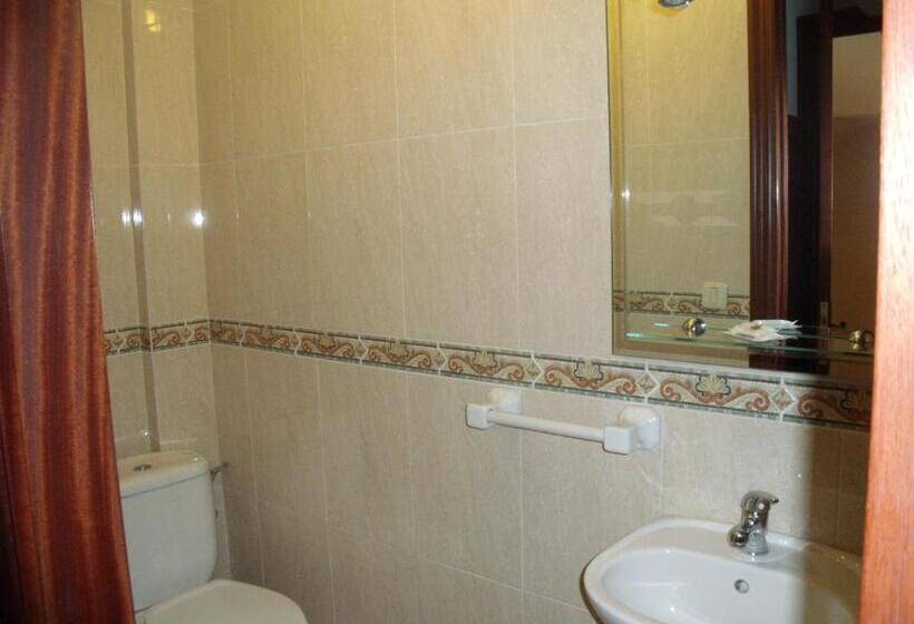 标准间, Hostal O Patron