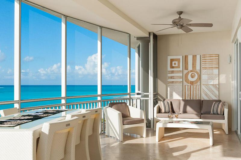 سوئیت 2 خوابه, The Venetian On Grace Bay