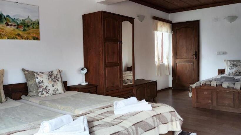 Полулюкс, Chardaka Guest House