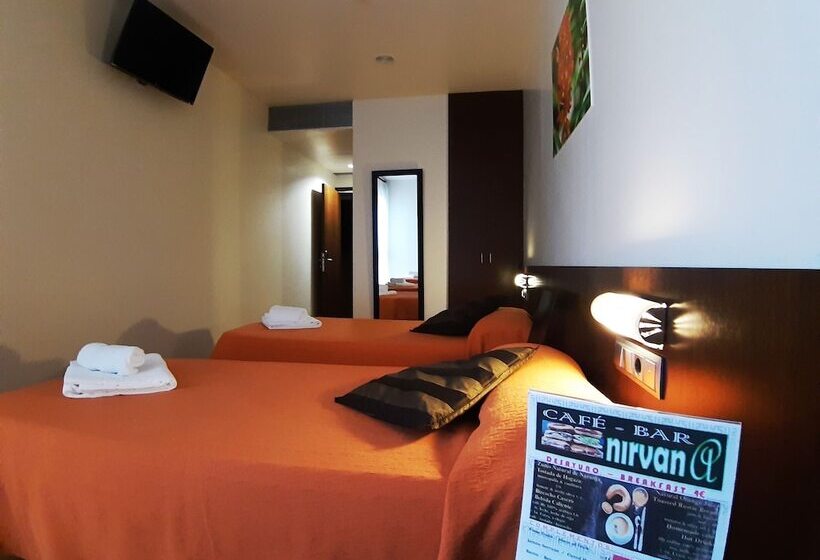 Номер Стандарт Трехместный, Hostal Nirvana