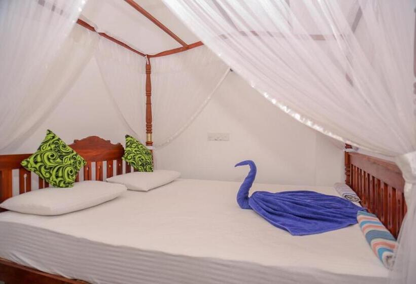 اتاق استاندارد با تخت دو نفره بزرگ, Tithira Guest House