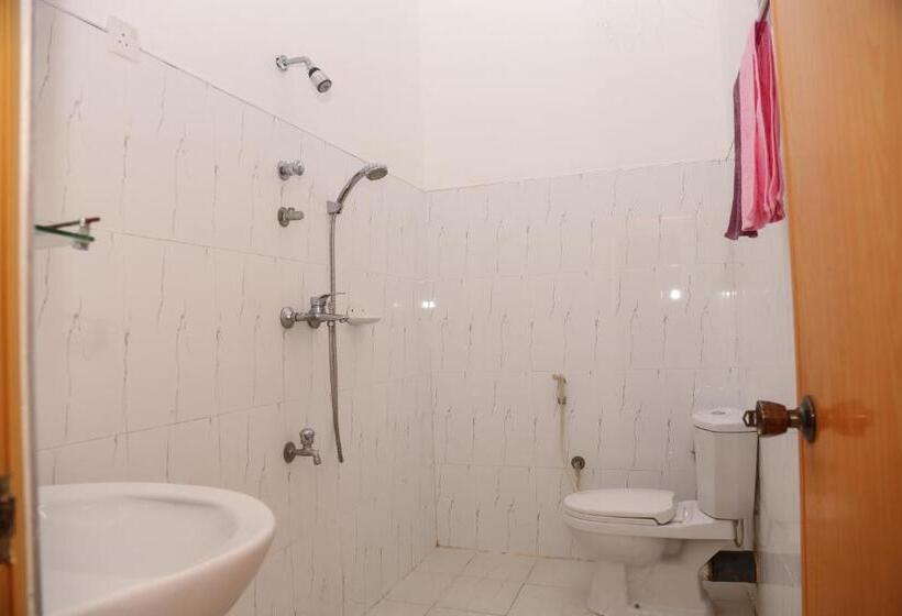 اتاق استاندارد با تخت دو نفره بزرگ, Tithira Guest House