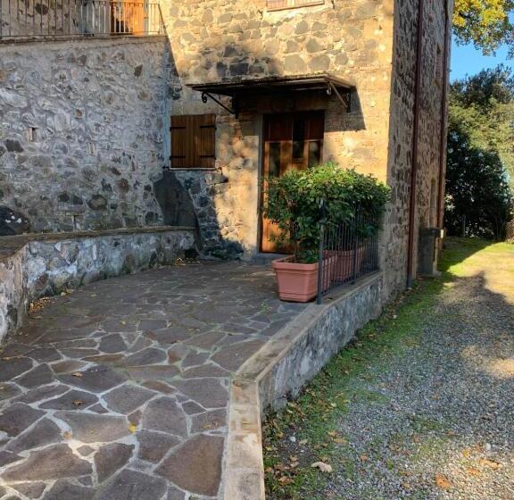 Студия Стандарт, Agriturismo Borgo Pirolino