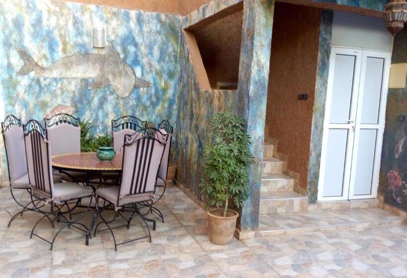 Апартаменты 2 Спальни с Бассейном, Mirleft Tayought Guest House