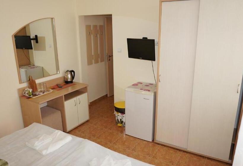 Номер Стандарт с Балконом, Borko Guest House