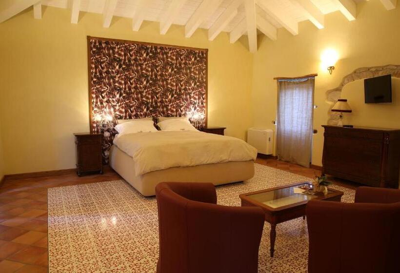 豪华房间, Scardalano Resort