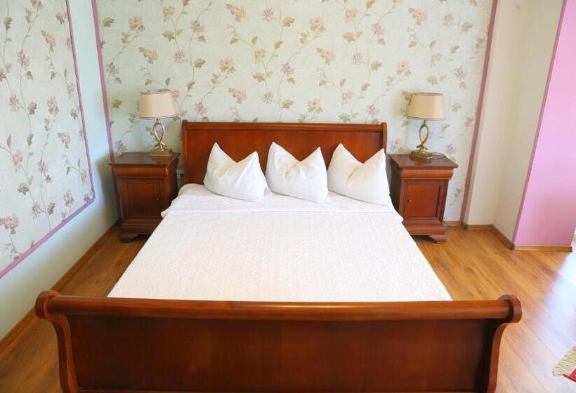 اتاق سه نفره سوپریور با چشم‌انداز دریا, Boutique Vila White Duchess