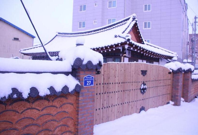Семейный Номер Deluxe, Dasomchae Hanok Stay