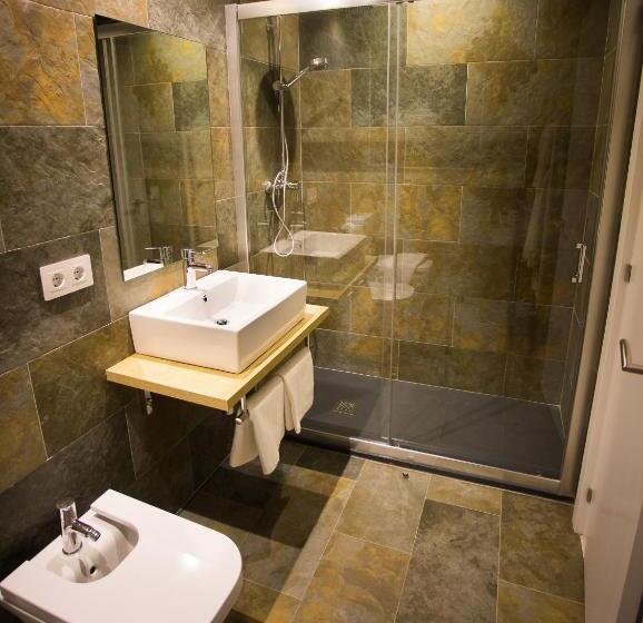 חדר סטנדרט עם טרסה, Villa Lucerna Sports & Hotel Resort
