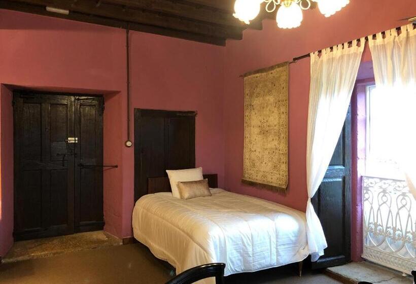 Полулюкс, Pazo De Laia