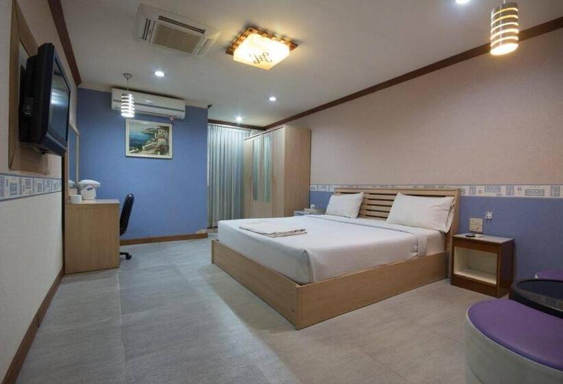 Номер Стандарт, Khon Kaen Ruenrom