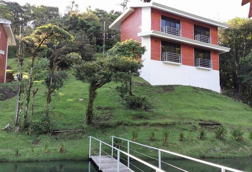 Номер Стандарт с Балконом, Burbi Lake Lodge Monteverde