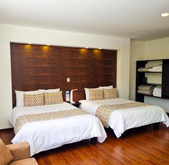 חדר משפחתי נוף להרים, Burbi Lake Lodge Monteverde
