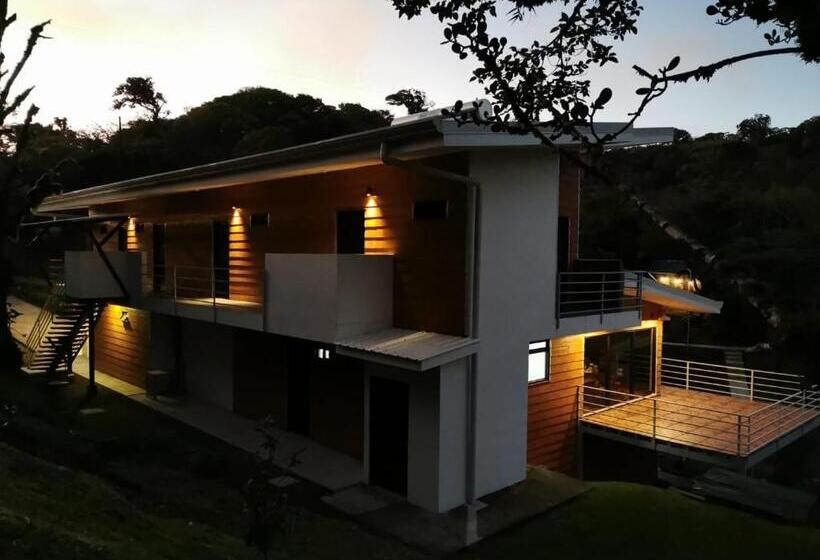 Номер Стандарт Вид на Горы, Burbi Lake Lodge Monteverde