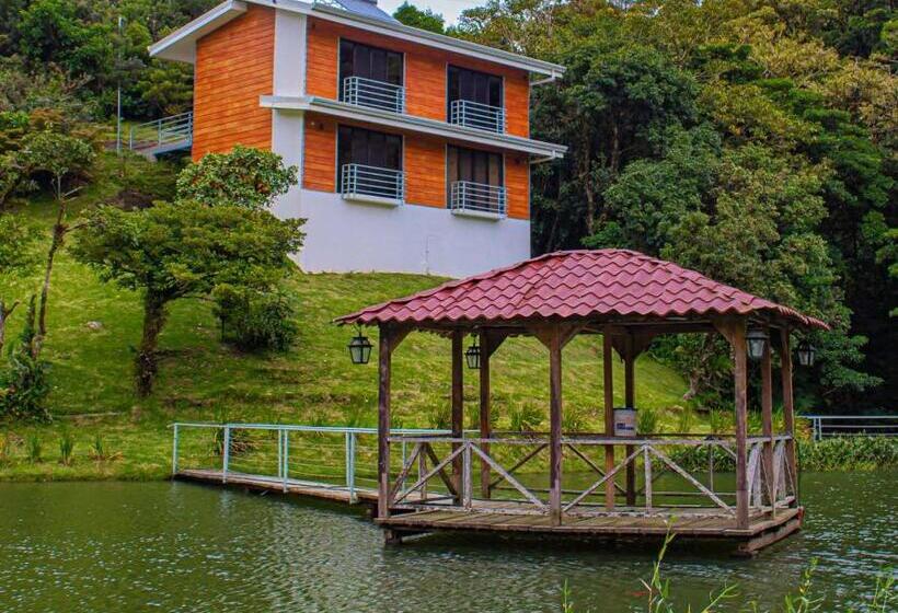 חדר סטנדרט עם מרפסת, Burbi Lake Lodge Monteverde