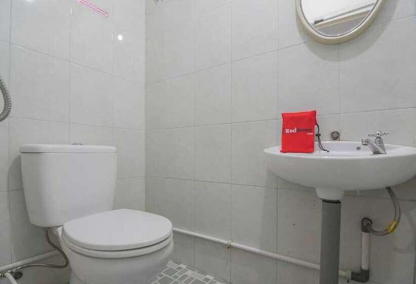 Номер Deluxe, Reddoorz Near Gajah Mada Pontianak